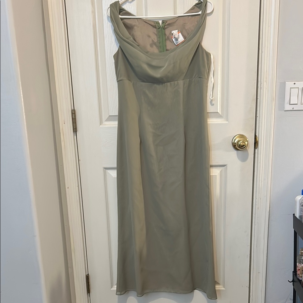 Elegant Olive Green Sleeveless Dress